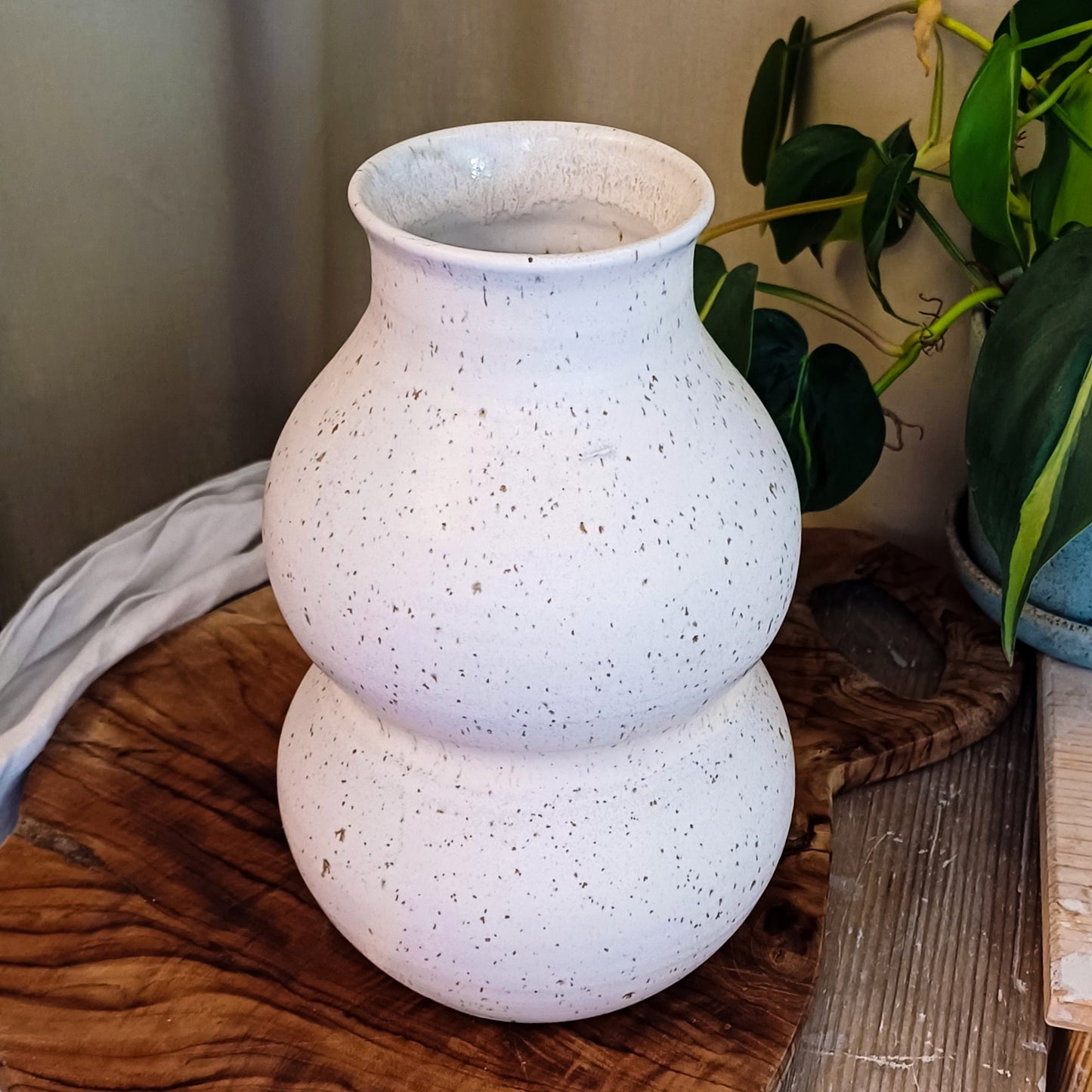 Traumhafte Vase in Kalebassenform cremefarben